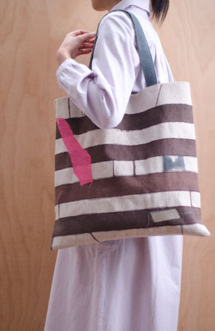 naone ー まろやかなテーブル トートバッグ ー 05