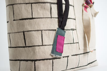 naone トートバッグ ー 首飾りの裏通り ー 05