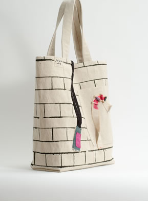 naone トートバッグ ー 首飾りの裏通り ー 07